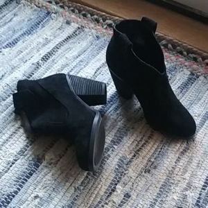 Black suede vince camuto booties